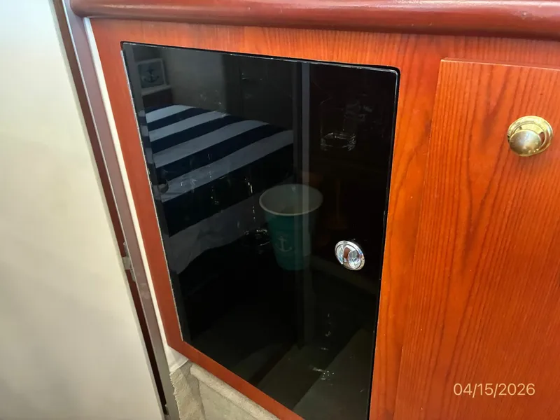 Slide: The Image of 41' Maxum Glass Fronted Locker - 6063834