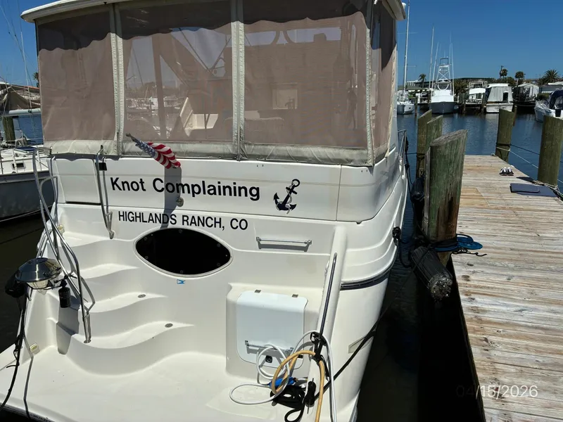 Slide: The Image of 41' Maxum Swim deck - 6063758