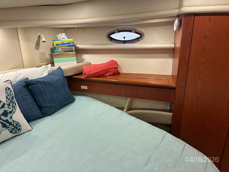 Slide: The Image of 41' Maxum VIP Stateroom - 6063836