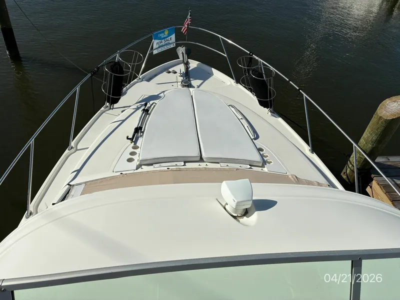 Slide: The Image of 41' Maxum Foredeck - 6063760