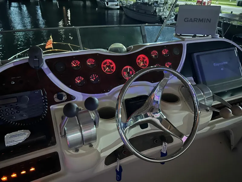 Slide: The Image of 41' Maxum Flybridge - 6063831