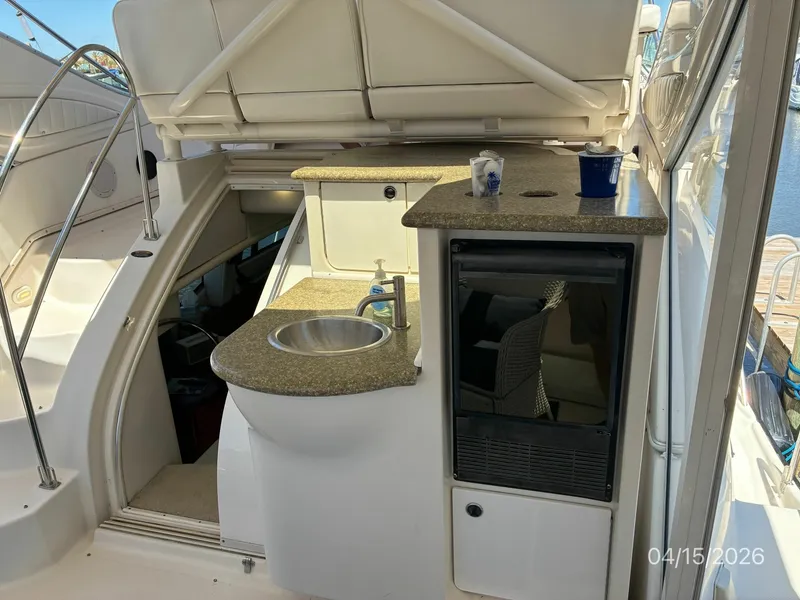 Slide: The Image of 41' Maxum Aft Deck - 6063827