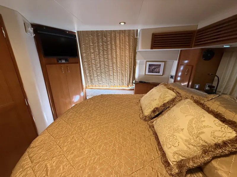 Slide: The Image of Carver Yachts 44 CMY 2006 - 6052193