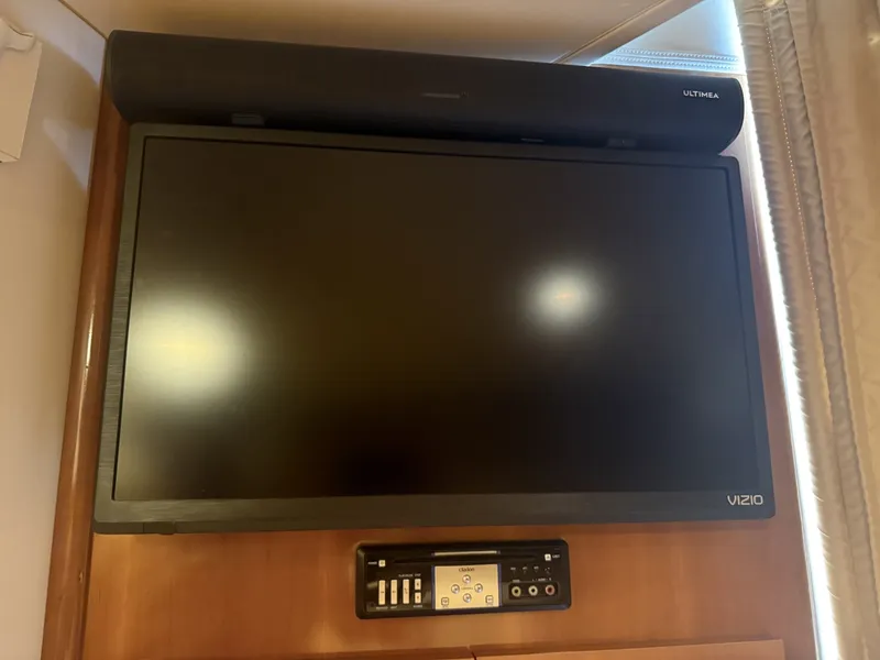 Slide: The Image of Carver Yachts 44 CMY 2006 - 6054960