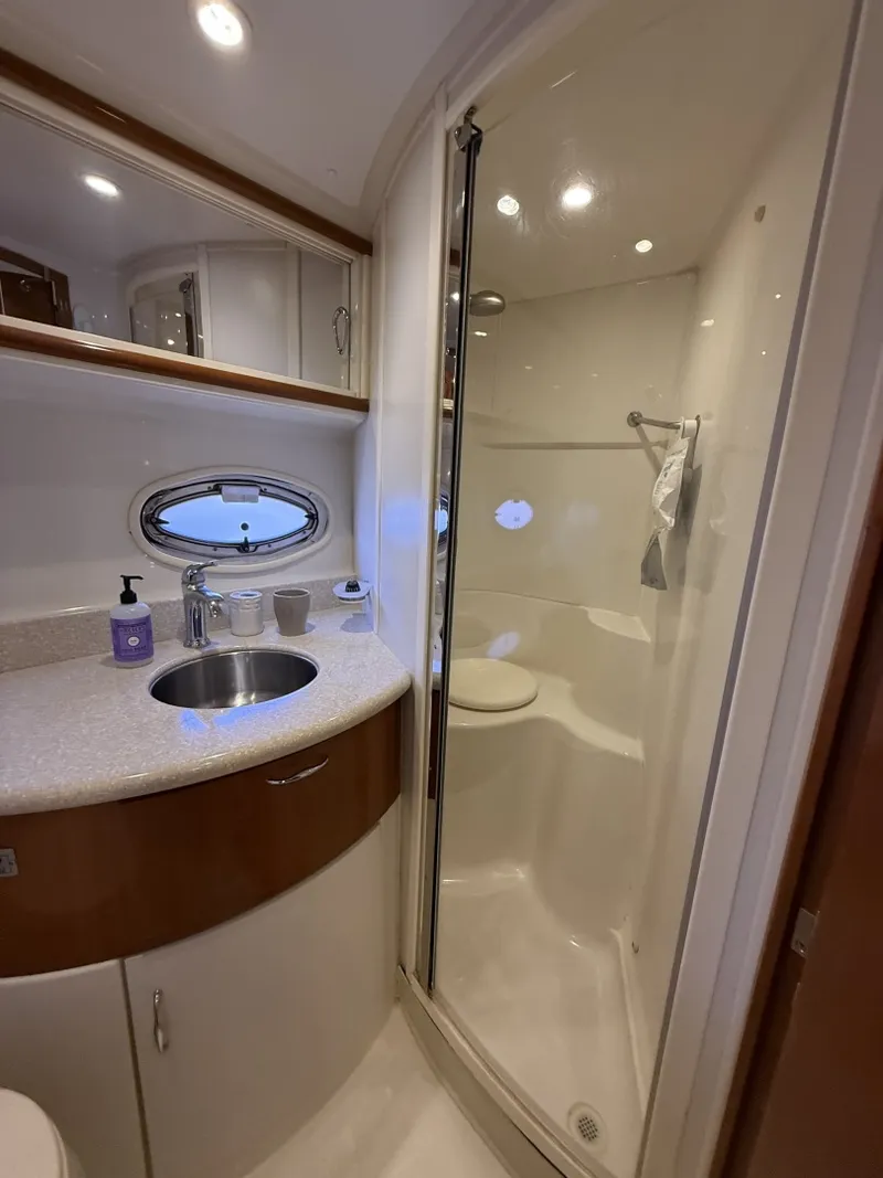 Slide: The Image of Carver Yachts 44 CMY 2006 - 6052190