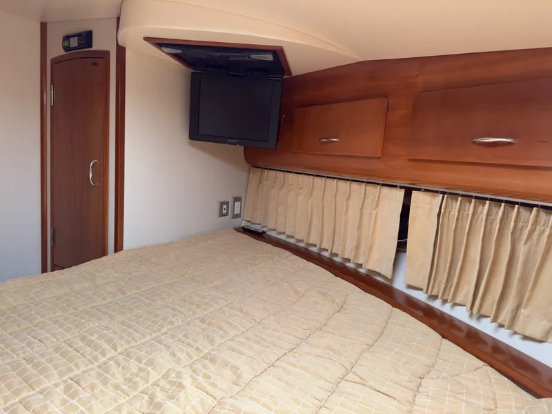 Slide: The Image of Carver Yachts 44 CMY 2006 - 6051766