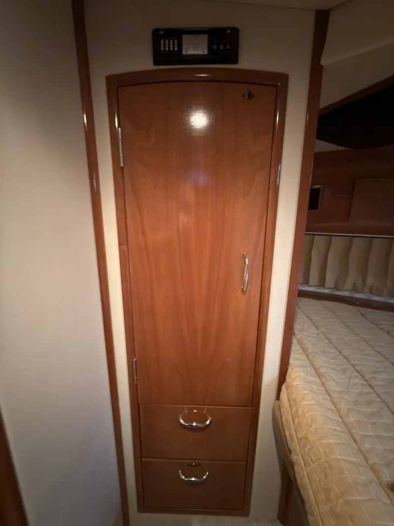 Slide: The Image of Carver Yachts 44 CMY 2006 - 6051812