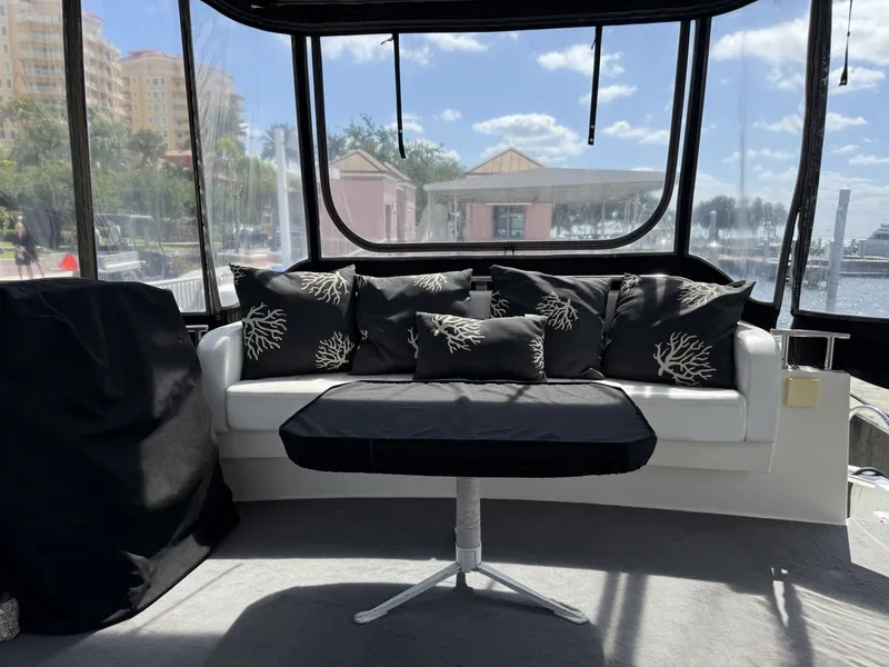 Slide: The Image of Carver Yachts 44 CMY 2006 - 6052410