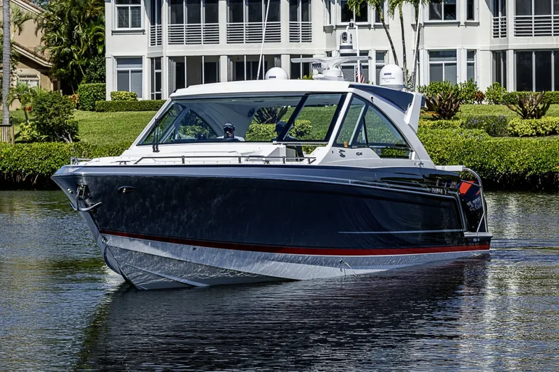 Slide: The Image of Formula 400 Super Sport Crossover 2024 - 6064230