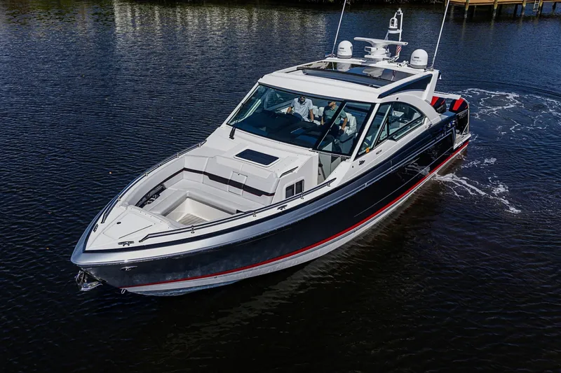 Slide: The Image of Formula 400 Super Sport Crossover 2024 - 6064244