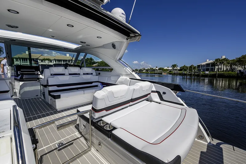 Slide: The Image of Formula 400 Super Sport Crossover 2024 - 6064191