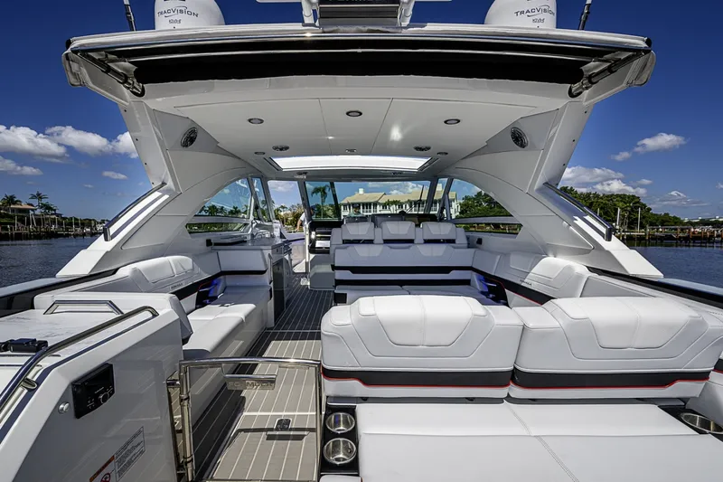 Slide: The Image of Formula 400 Super Sport Crossover 2024 - 6064192