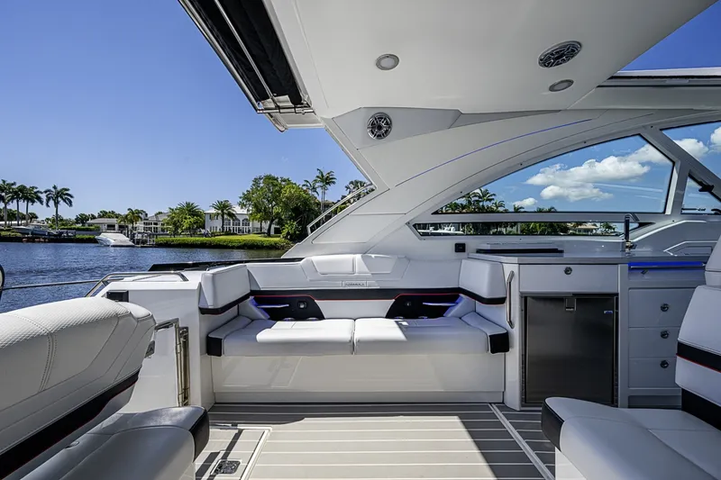 Slide: The Image of Formula 400 Super Sport Crossover 2024 - 6064196