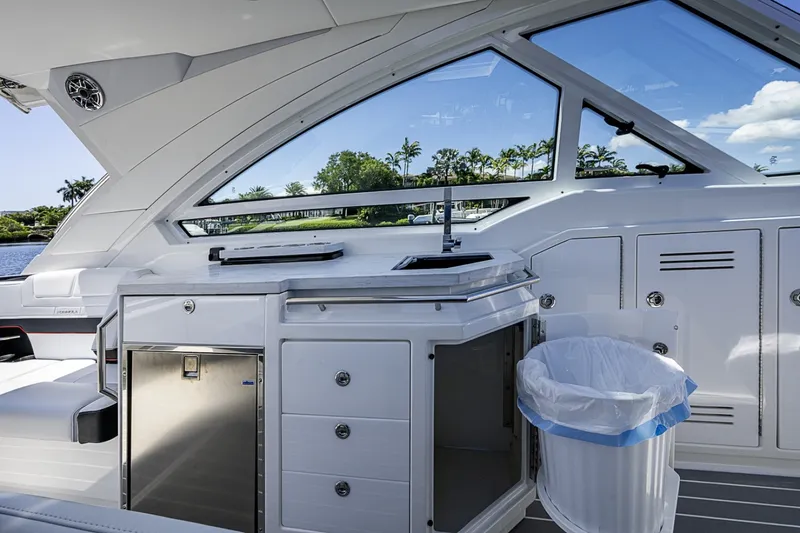 Slide: The Image of Formula 400 Super Sport Crossover 2024 - 6064207