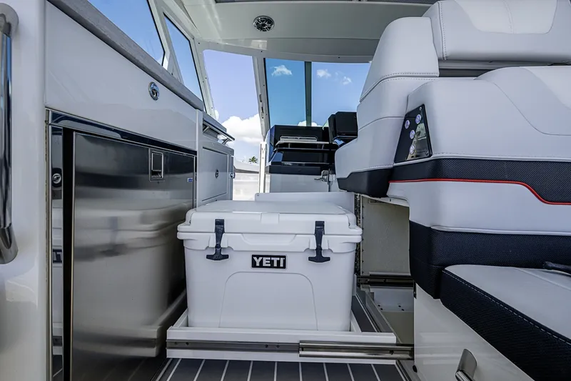 Slide: The Image of Formula 400 Super Sport Crossover 2024 - 6064216