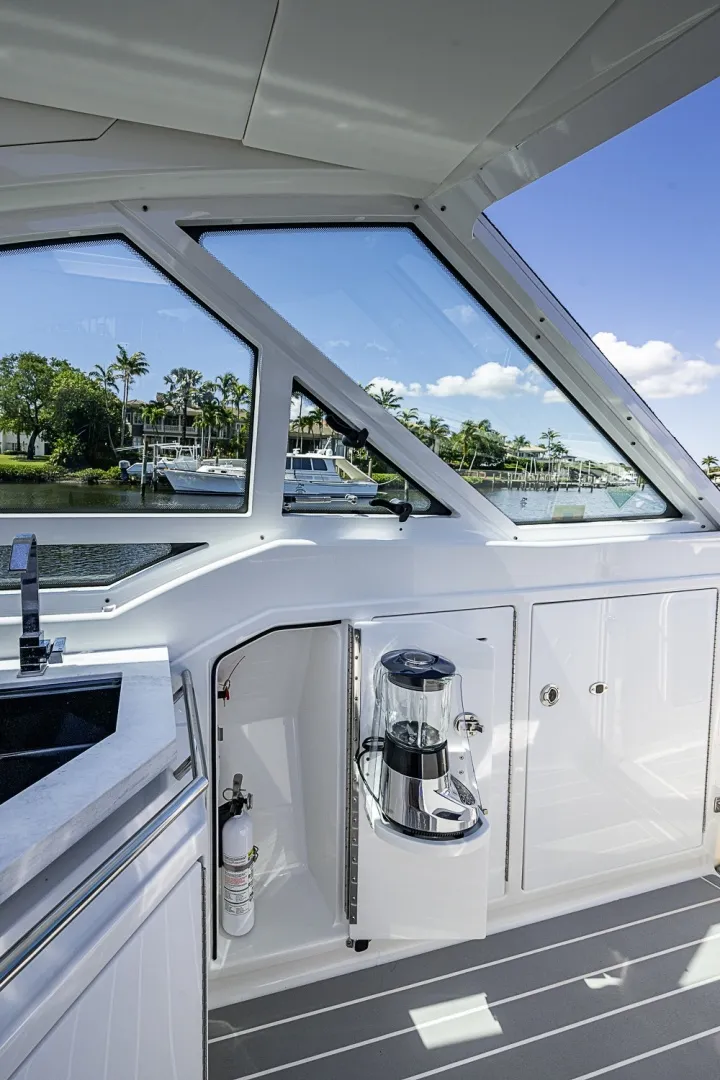 Slide: The Image of Formula 400 Super Sport Crossover 2024 - 6064208