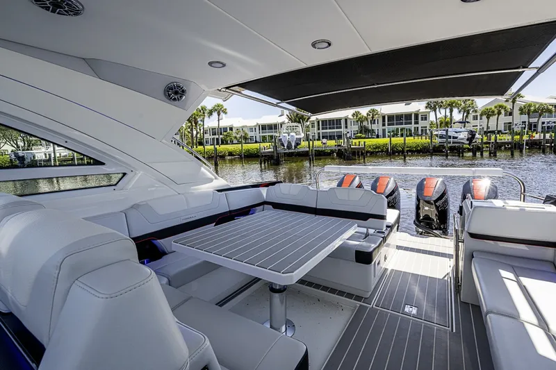 Slide: The Image of Formula 400 Super Sport Crossover 2024 - 6064199