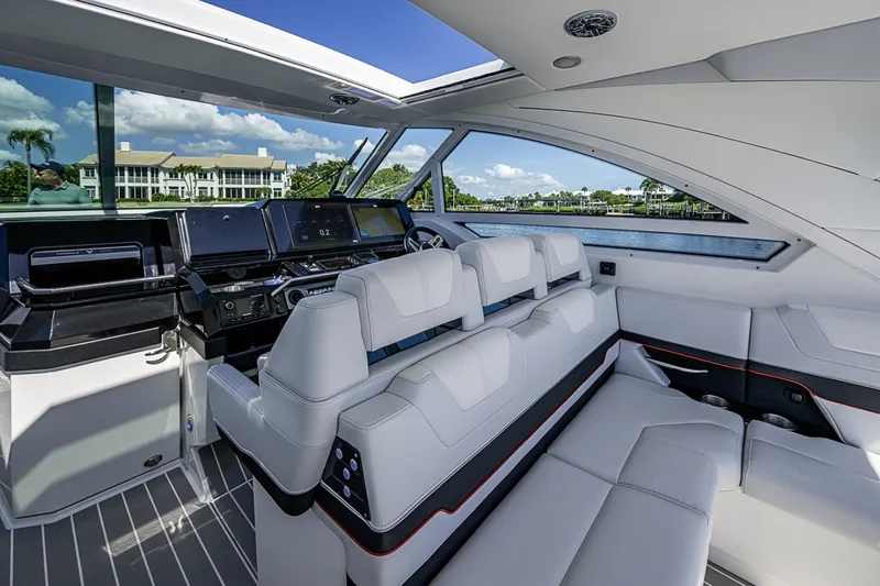 Slide: The Image of Formula 400 Super Sport Crossover 2024 - 6064202