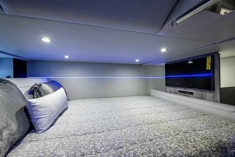 Slide: The Image of Formula 400 Super Sport Crossover 2024 - 6064187