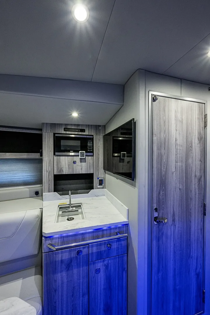 Slide: The Image of Formula 400 Super Sport Crossover 2024 - 6064181