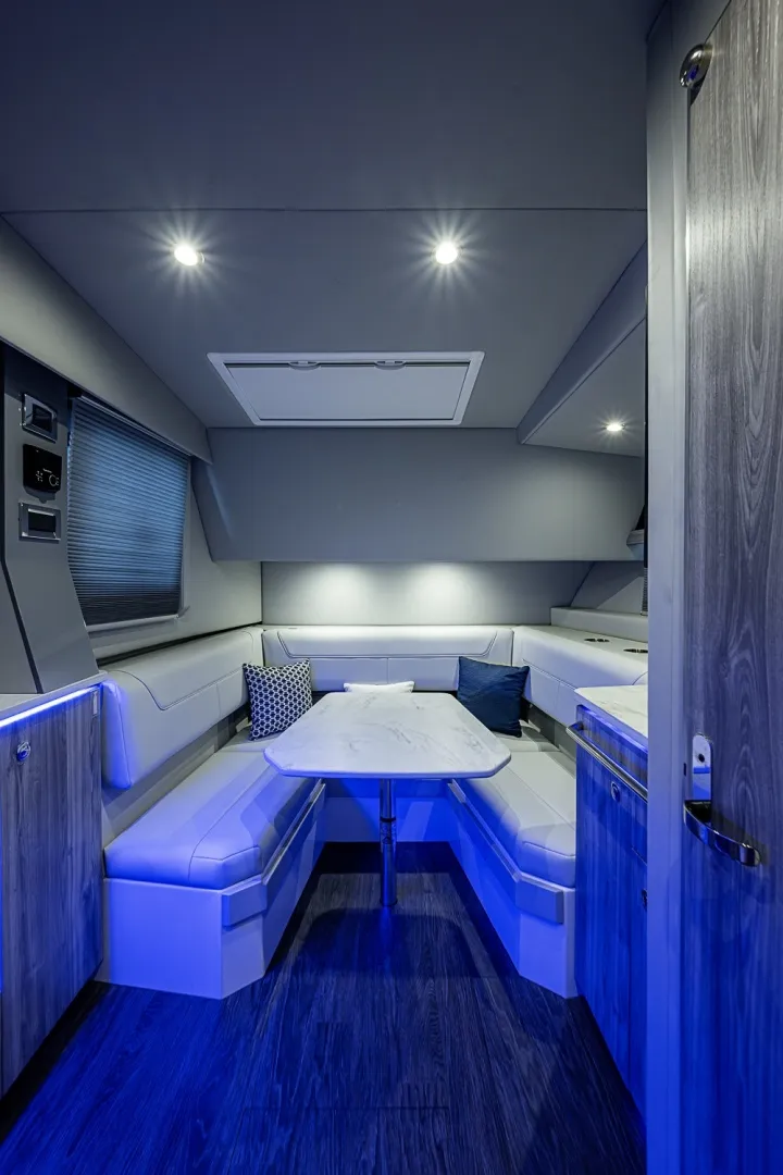 Slide: The Image of Formula 400 Super Sport Crossover 2024 - 6064177