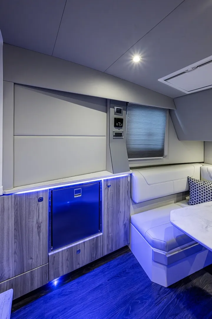 Slide: The Image of Formula 400 Super Sport Crossover 2024 - 6064185