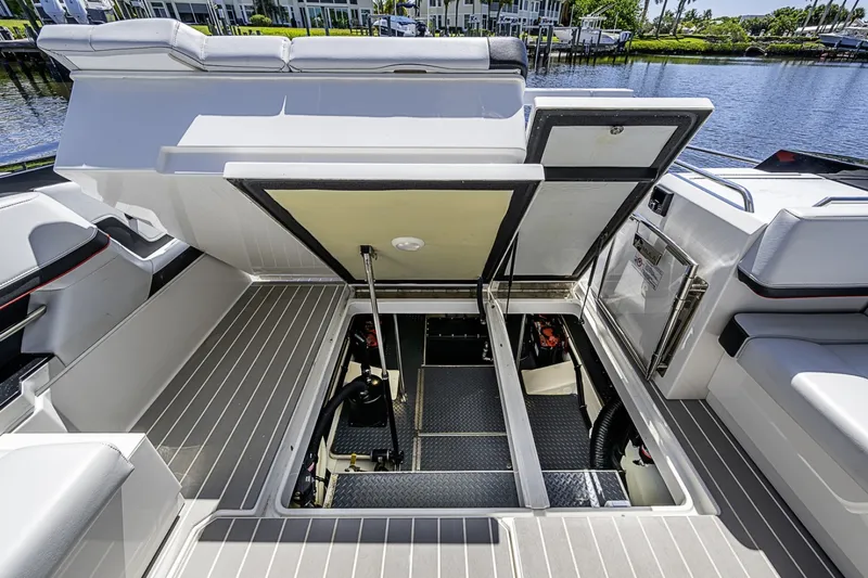 Slide: The Image of Formula 400 Super Sport Crossover 2024 - 6064214