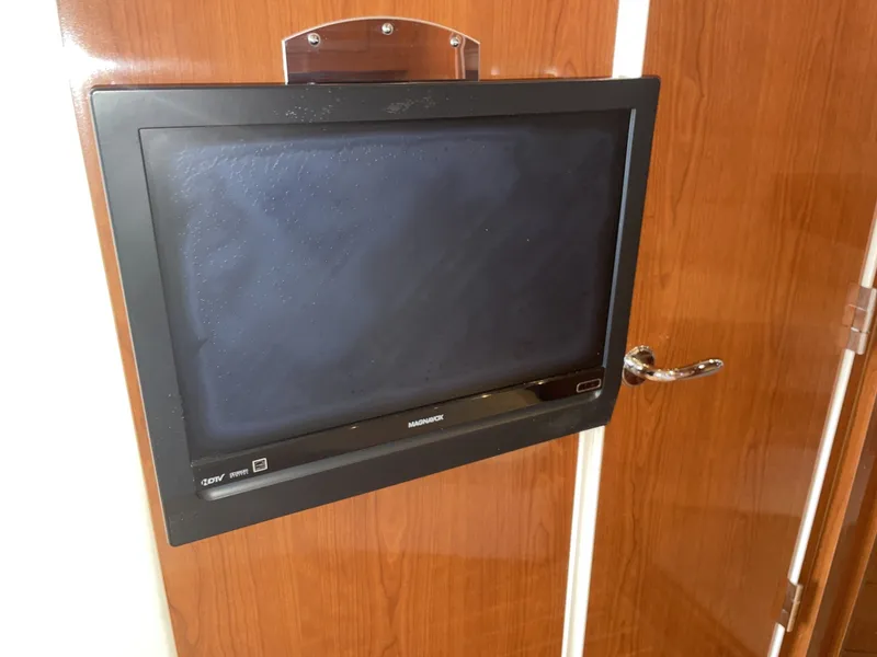 Slide: The Image of Regal 3560 Express 2005 - 6050080