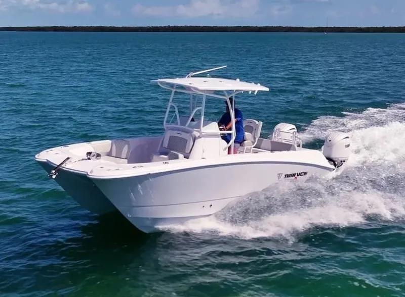 The Image of Twin Vee 240 GFX2 CC 2026 - 6050127