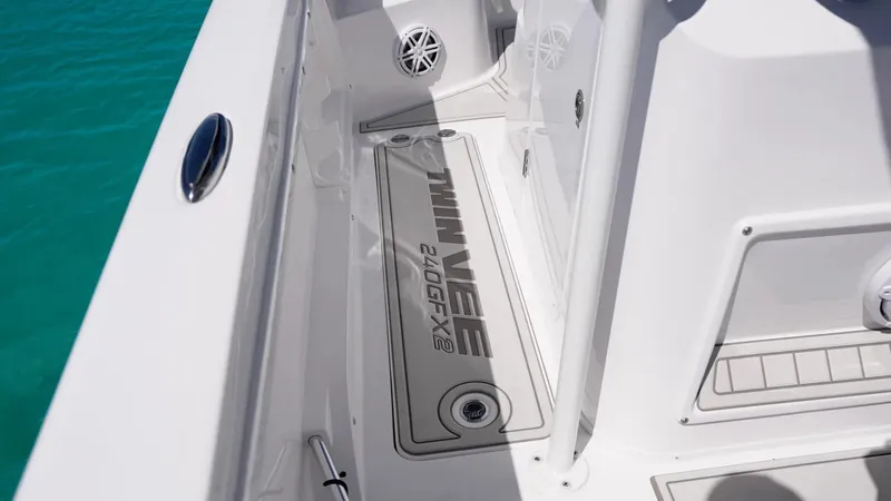 Slide: The Image of Twin Vee 240 GFX2 CC 2026 - 6050115