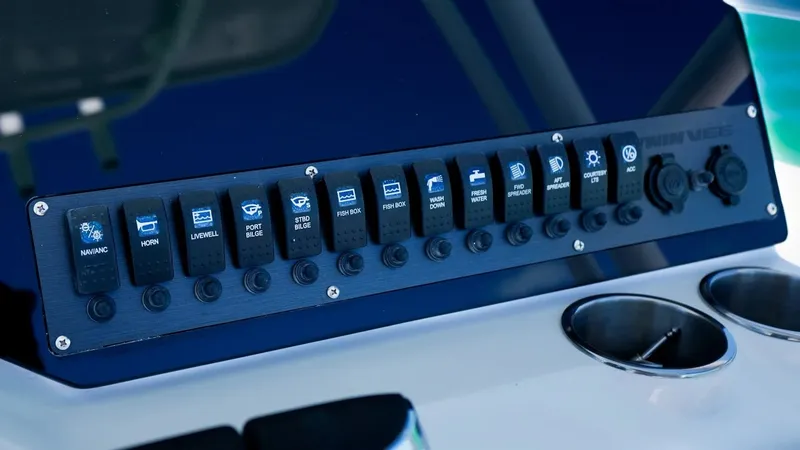 Slide: The Image of Twin Vee 240 GFX2 CC 2026 - 6050125