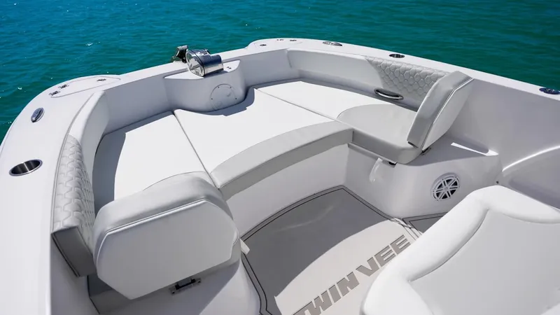 Slide: The Image of Twin Vee 240 GFX2 CC 2026 - 6050113