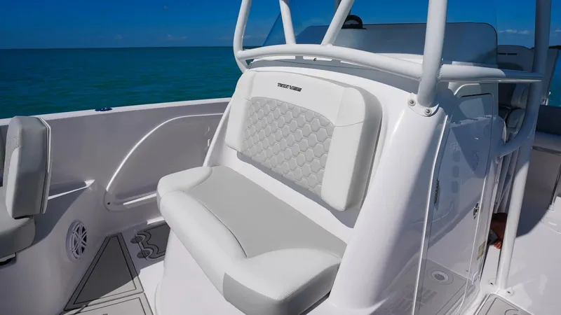 Slide: The Image of Twin Vee 240 GFX2 CC 2026 - 6050116