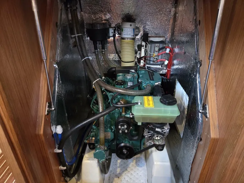 Slide: The Image of Volvo Penta Diesel - 6051078