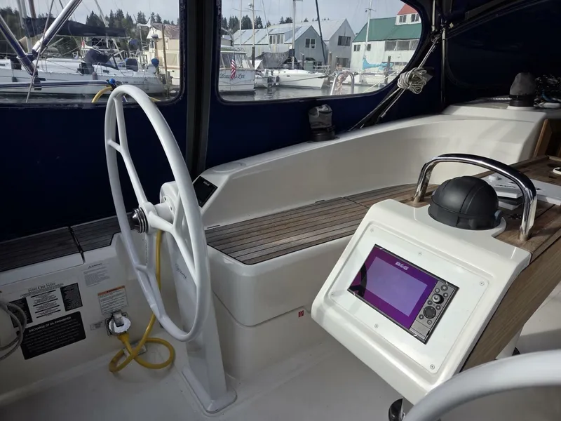 Slide: The Image of Port helm station - 6051076