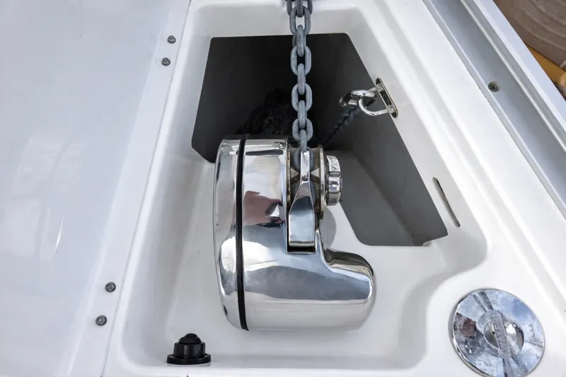 Slide: The Image of Anchor locker w/ electric windlass - 6051060