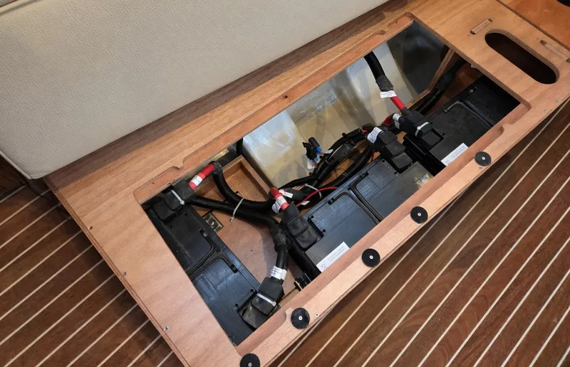 Slide: The Image of Battery compartment - 6051242