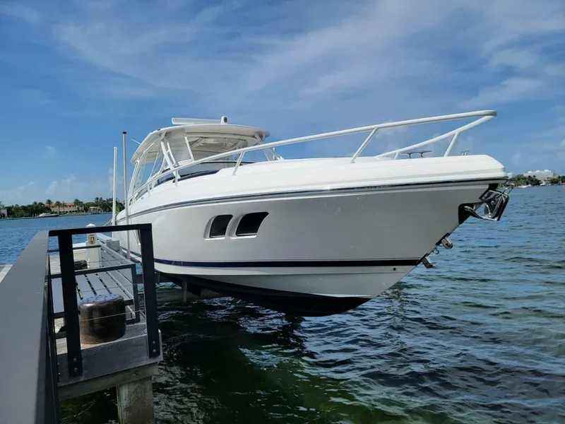 The Image of Intrepid 400 Cuddy 2014 - 6050835