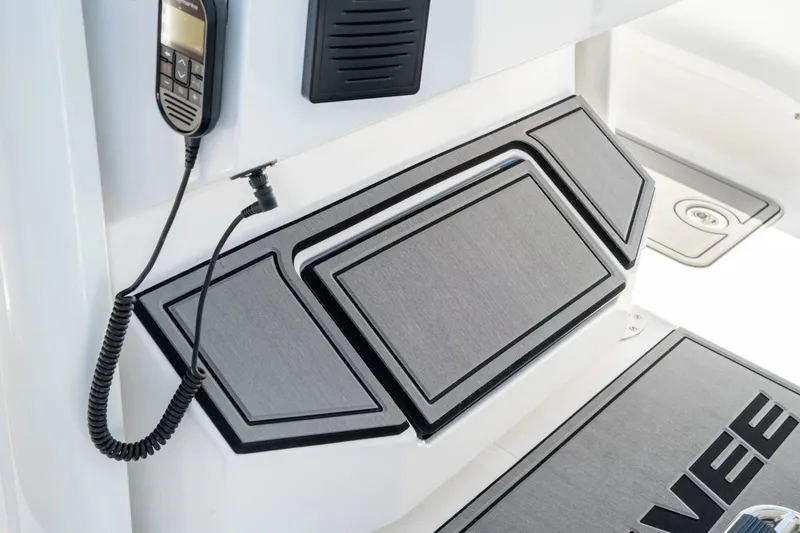 Slide: The Image of Twin Vee 280 GFX2 CC 2026 - 6050885