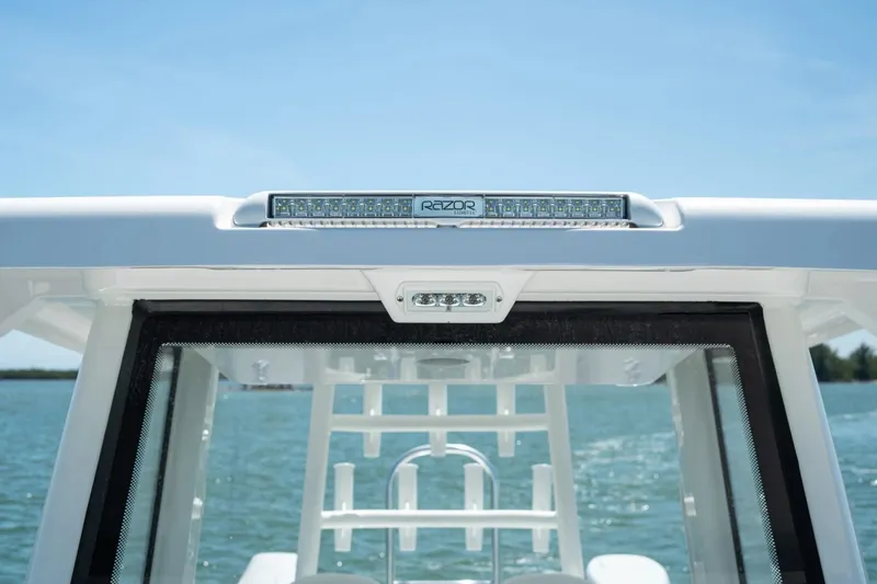 Slide: The Image of Twin Vee 280 GFX2 CC 2026 - 6050873