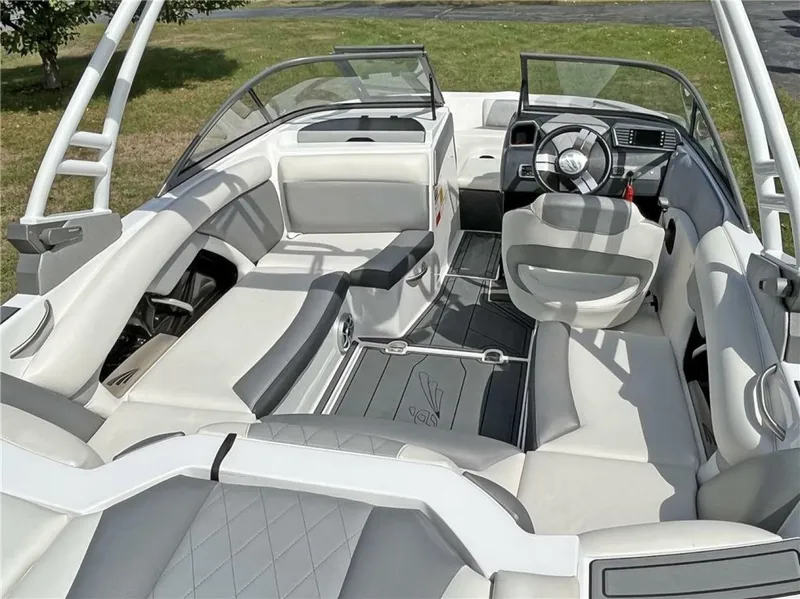 Slide: The Image of Tige R20 2016 - 6051091