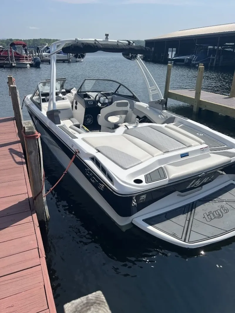 Slide: The Image of Tige R20 2016 - 6051092