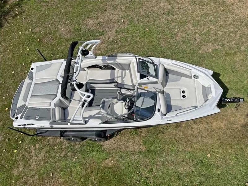 Slide: The Image of Tige R20 2016 - 6051080