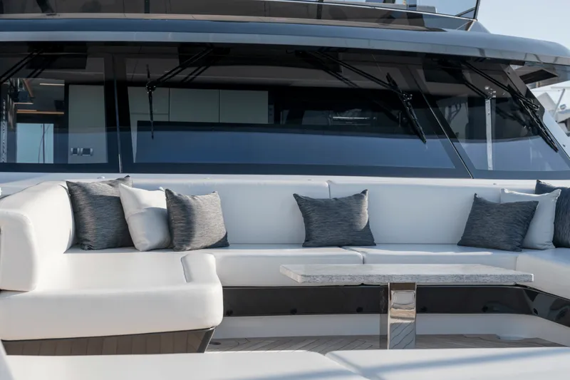 Slide: The Image of Ocean Alexander 35R 2026 - 6051275