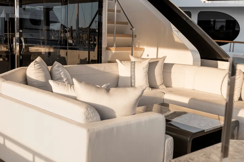 Slide: The Image of Ocean Alexander 35R 2026 - 6051309