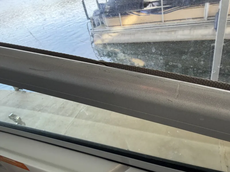 Slide: The Image of Rinker 280 Express Cruiser 2008 - 6051443