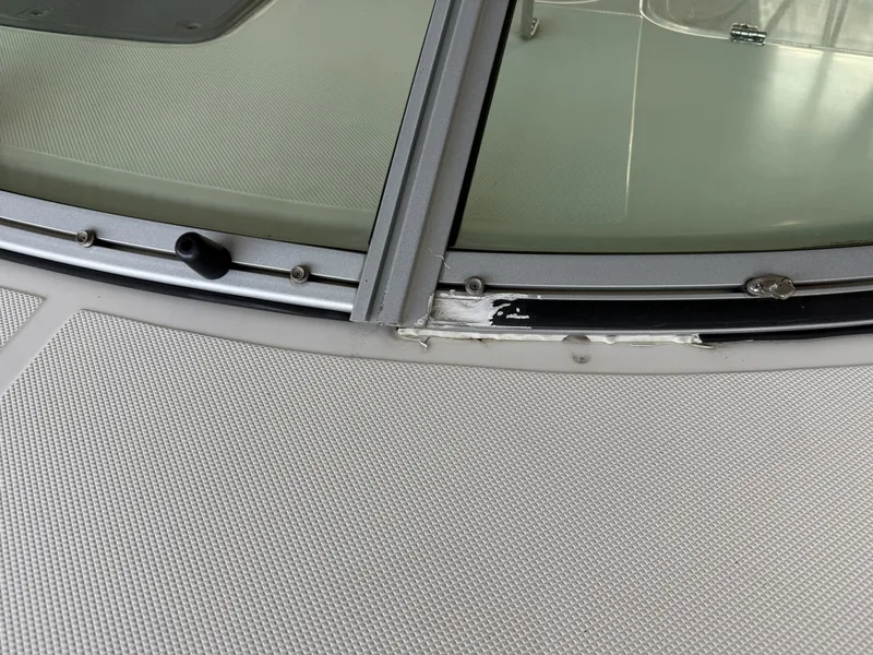 Slide: The Image of Rinker 280 Express Cruiser 2008 - 6051542