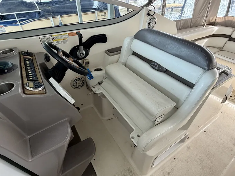 Slide: The Image of Rinker 280 Express Cruiser 2008 - 6051357