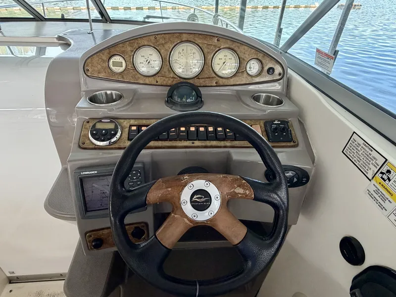 Slide: The Image of Rinker 280 Express Cruiser 2008 - 6051364