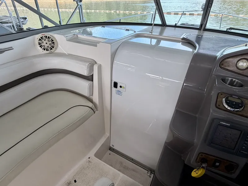 Slide: The Image of Rinker 280 Express Cruiser 2008 - 6051367